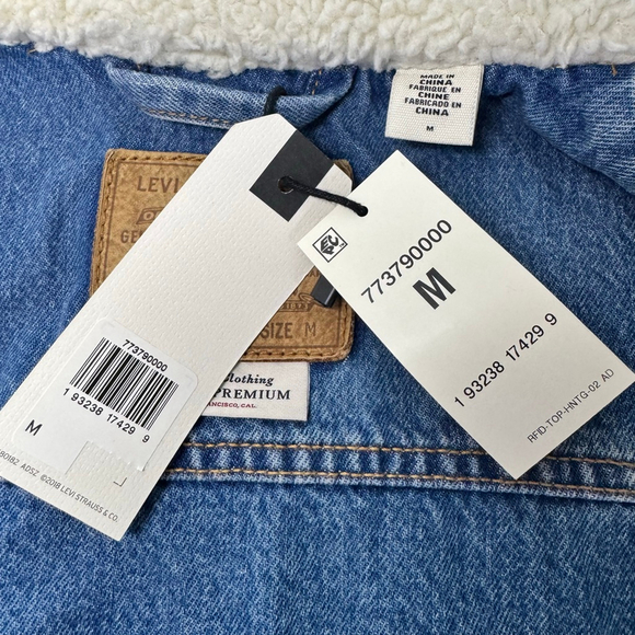NWT Levi's Premium Sherpa Denim Trucker Jacket M Blue White - Picture 9 of 12